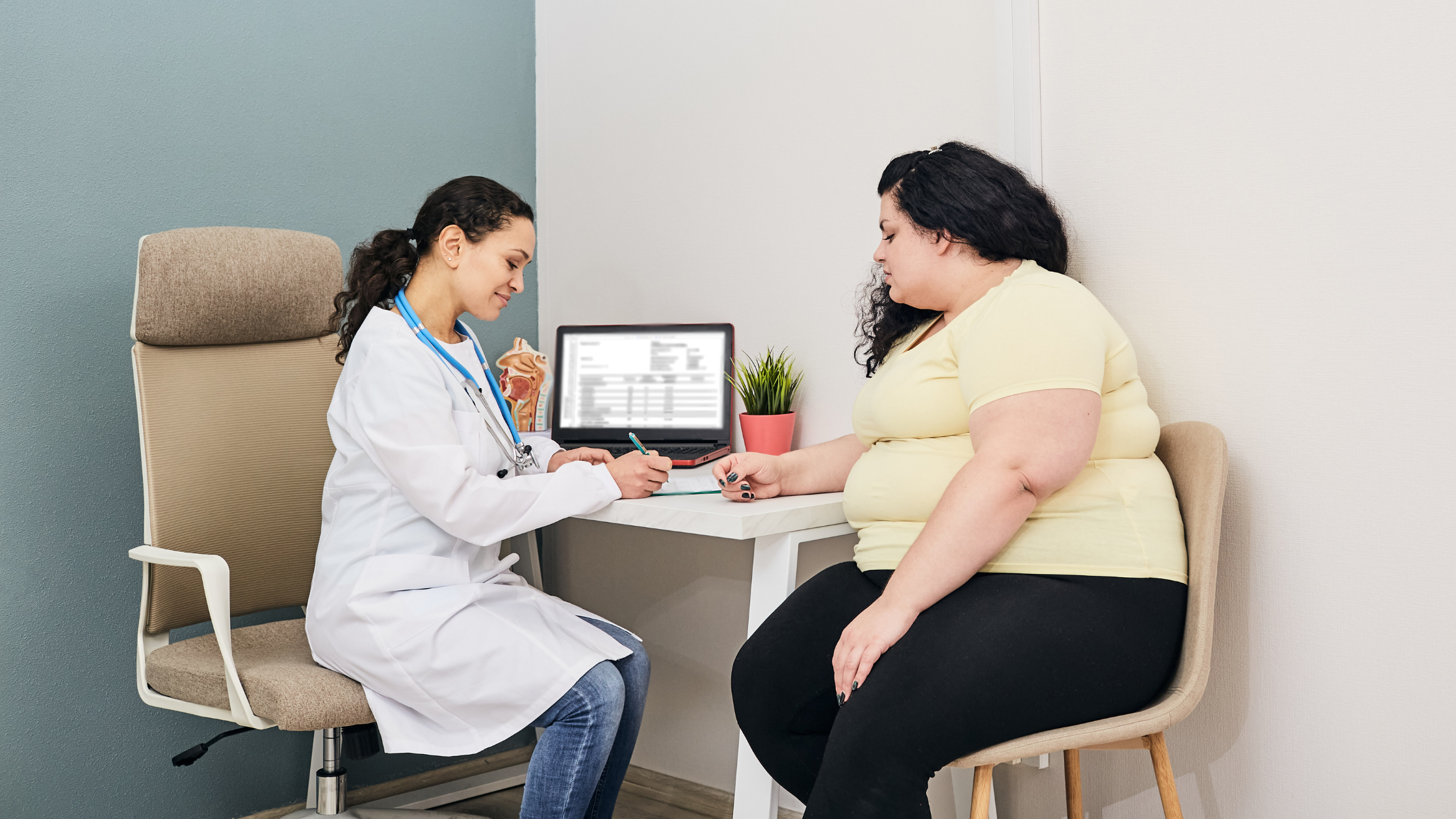 patient meeting with a doctor to discuss bariatric revision surgery